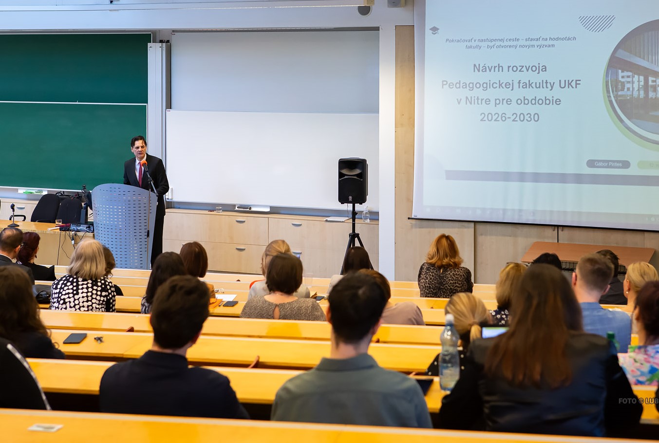 Pedagogickú fakultu UKF počas ďalších štyroch rokov povedie opäť docent Gábor Pintes